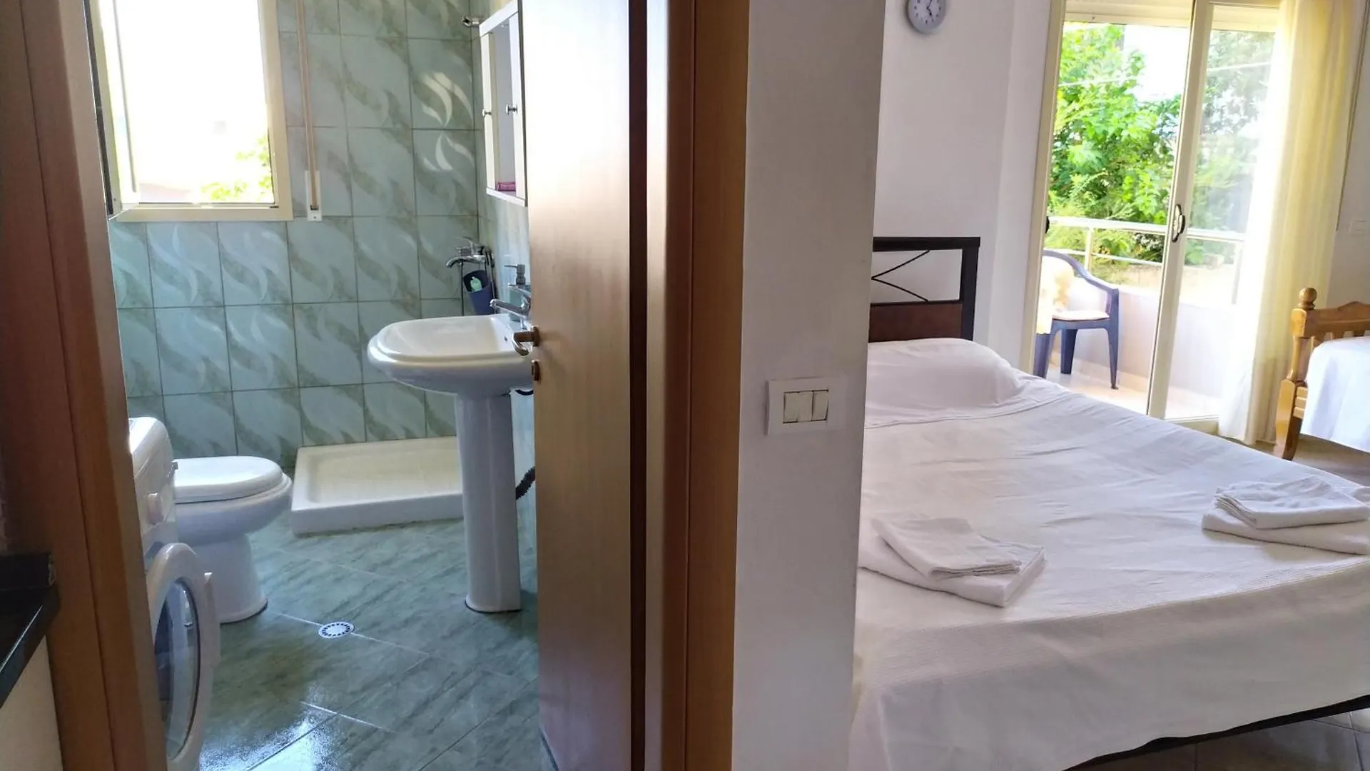 Valbona Apartments Vlorë 0*,